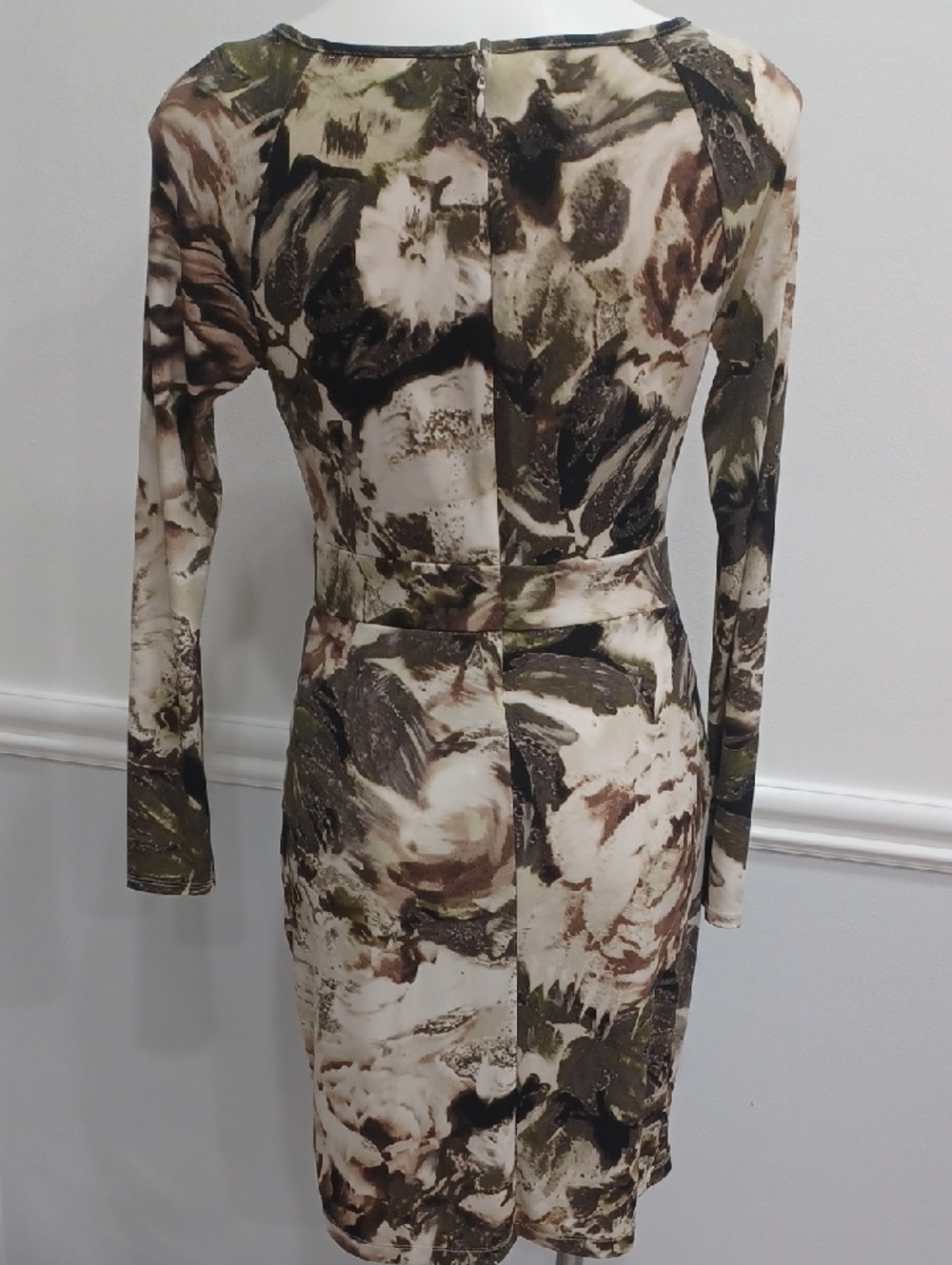 Medium Sheath Dress with lining & keyholes. Long Sleeve dress. Special Occasion - Picture 6 of 16